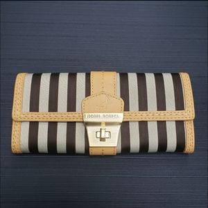 Henri bendel wallet